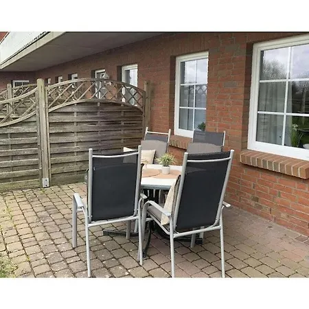 With 2 Bedrooms Semesterbostad